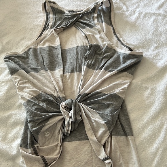 Lulu lemon open back tie tank - Picture 2 of 2